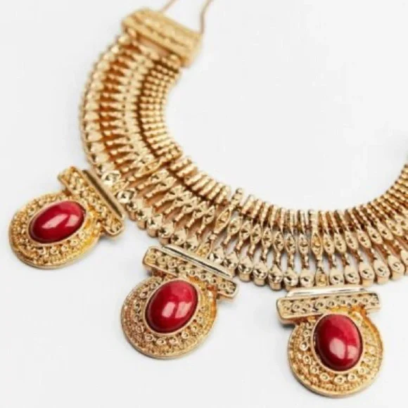 NWT. Zara Golden Metal Necklace with Stone Appliqués. - Picture 5 of 7